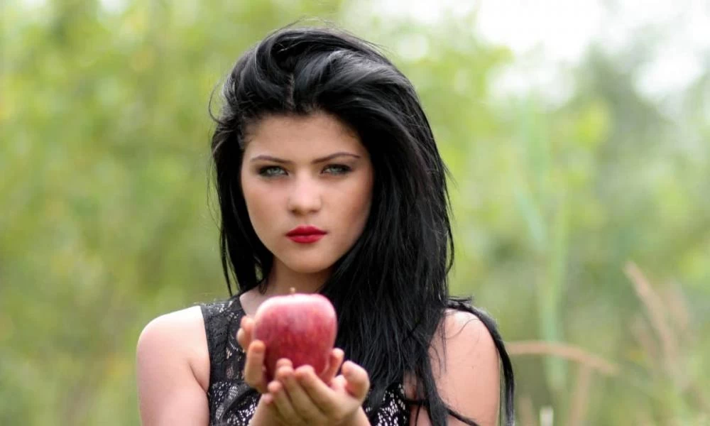 Ποιο είναι το φρούτο που '' σκοτώνει'' το λίπος στην κοιλιά;